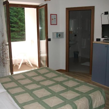 Hotel Genzianella Presenaio Kültér fotó