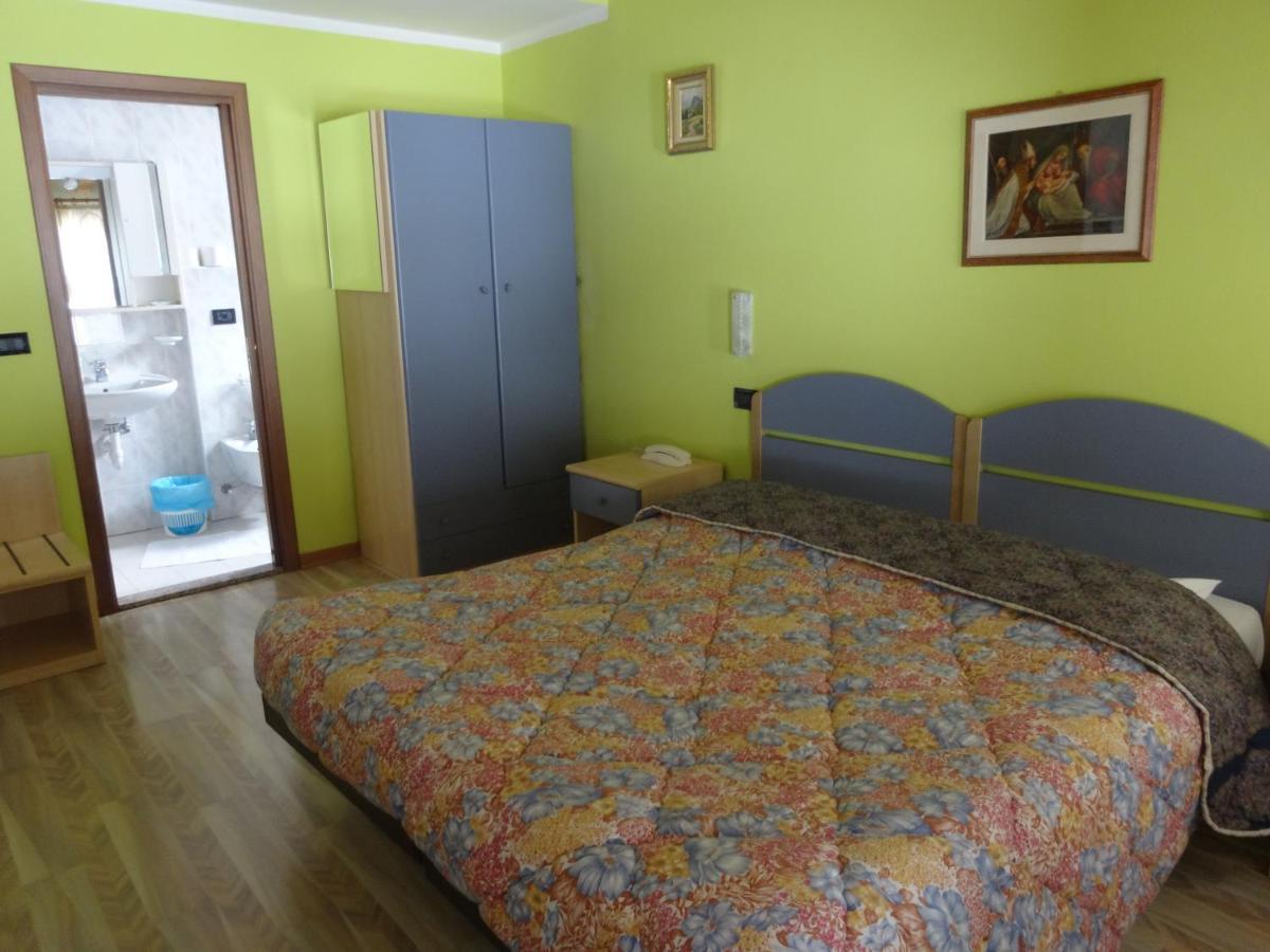 Hotel Genzianella Presenaio Kültér fotó