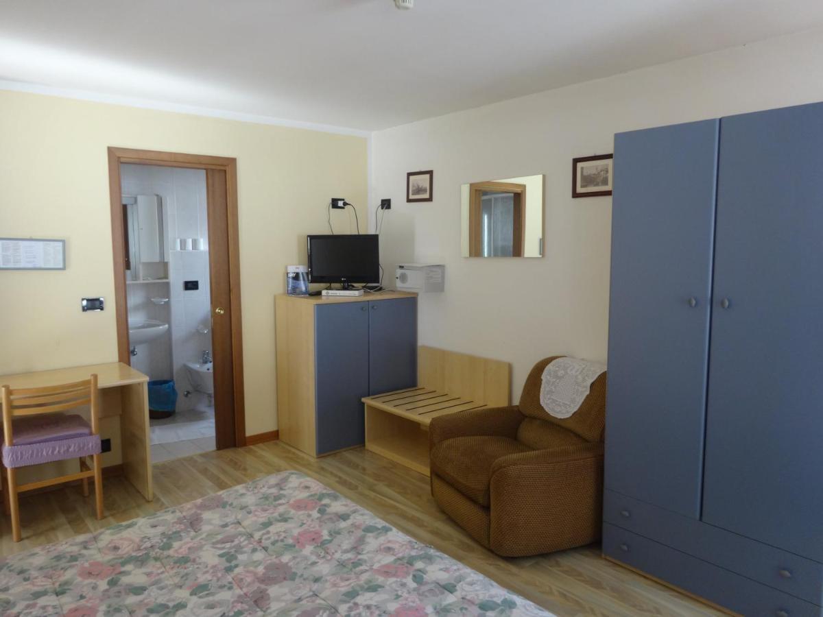 Hotel Genzianella Presenaio Kültér fotó
