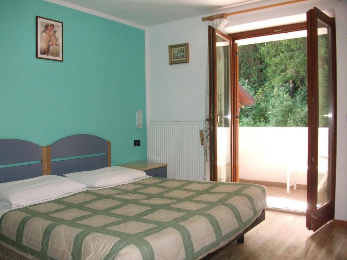 Hotel Genzianella Presenaio Kültér fotó