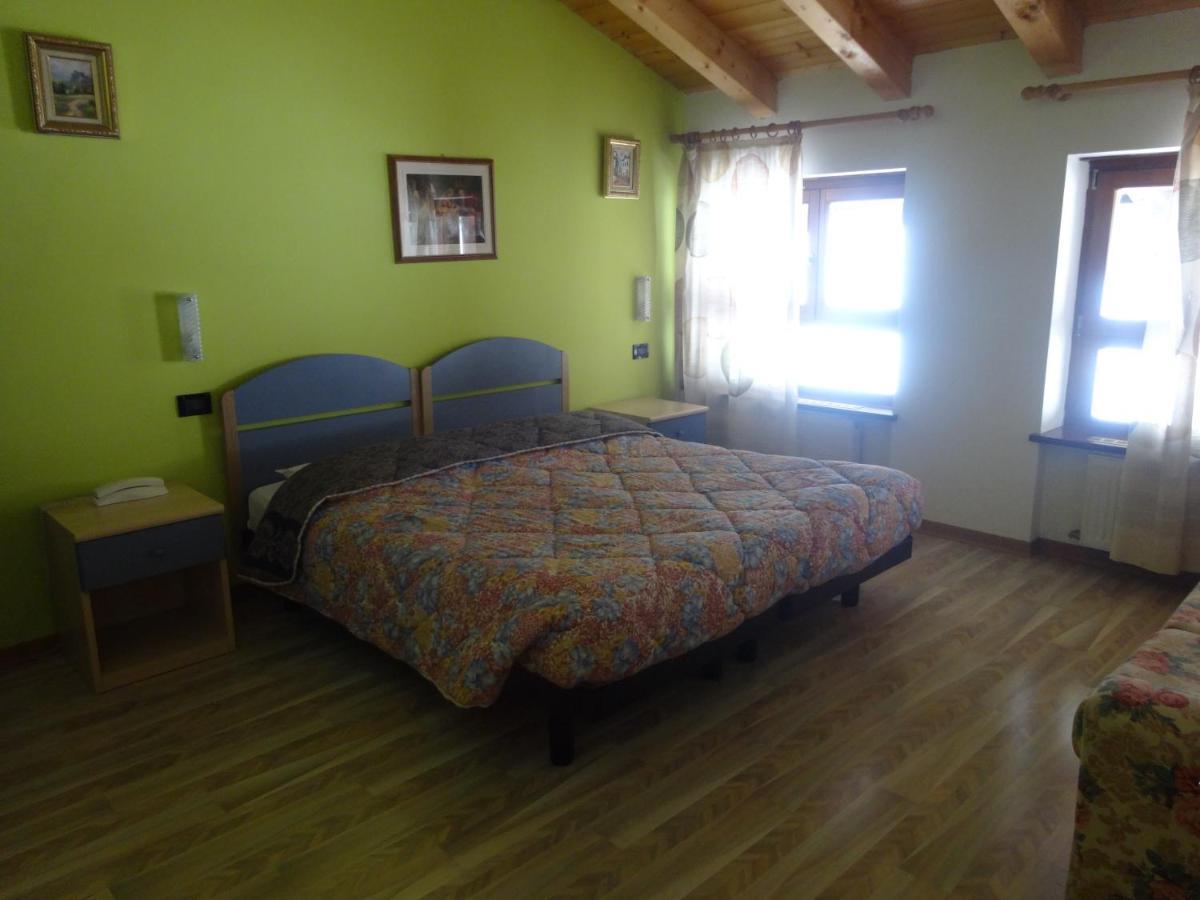 Hotel Genzianella Presenaio Kültér fotó