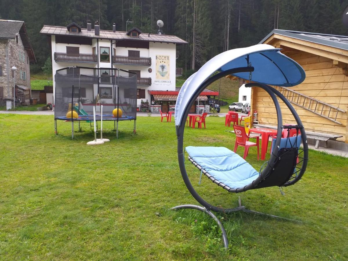 Hotel Genzianella Presenaio Kültér fotó