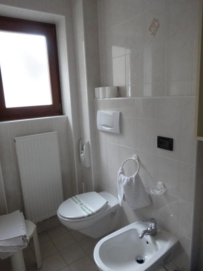 Hotel Genzianella Presenaio Kültér fotó