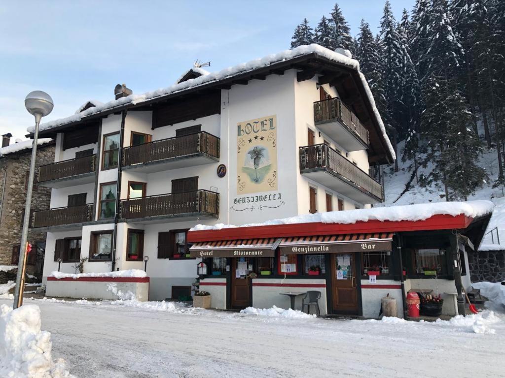 Hotel Genzianella Presenaio Kültér fotó