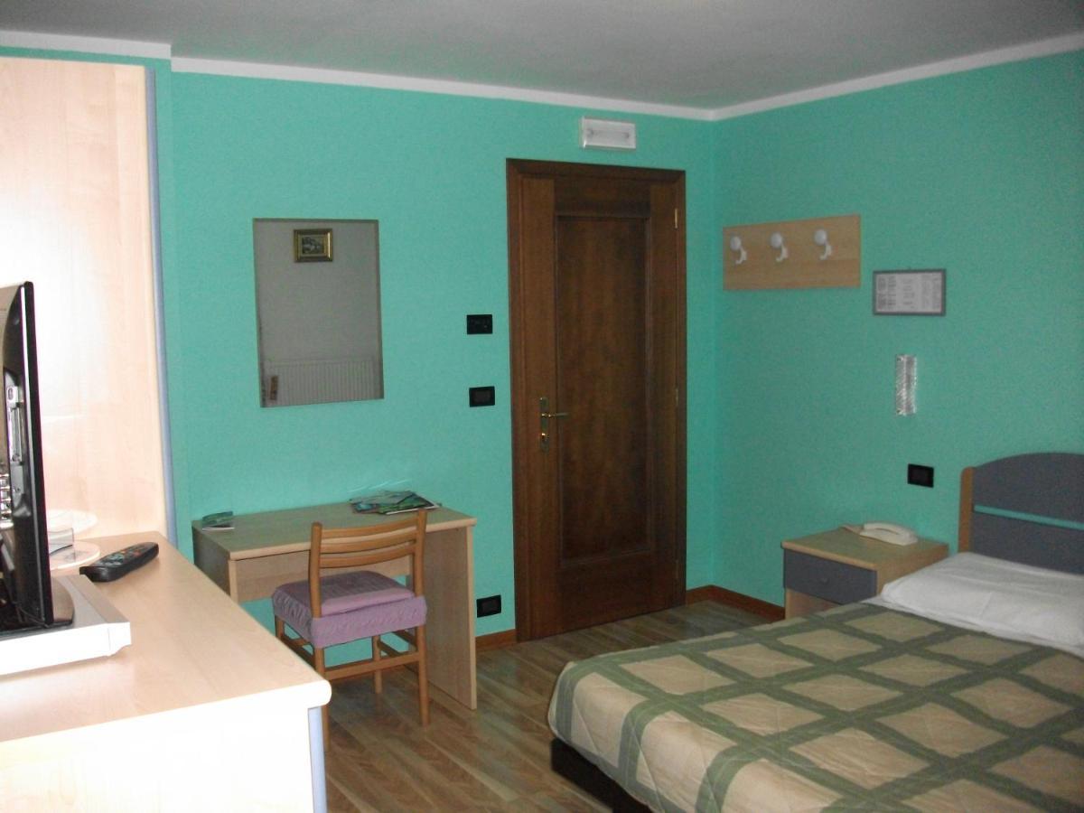 Hotel Genzianella Presenaio Kültér fotó
