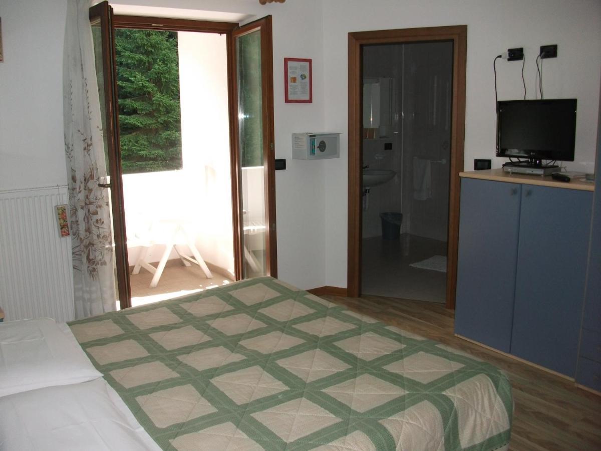 Hotel Genzianella Presenaio Kültér fotó